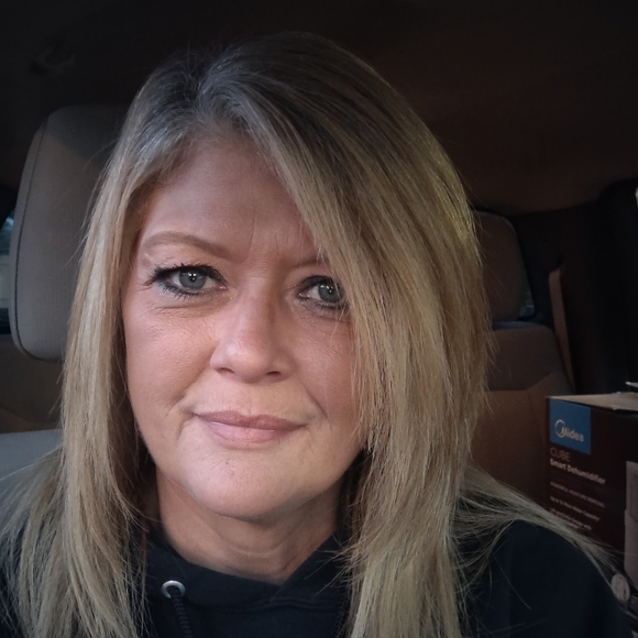 Meet your Posher, Ronda - Picture 1 of 1